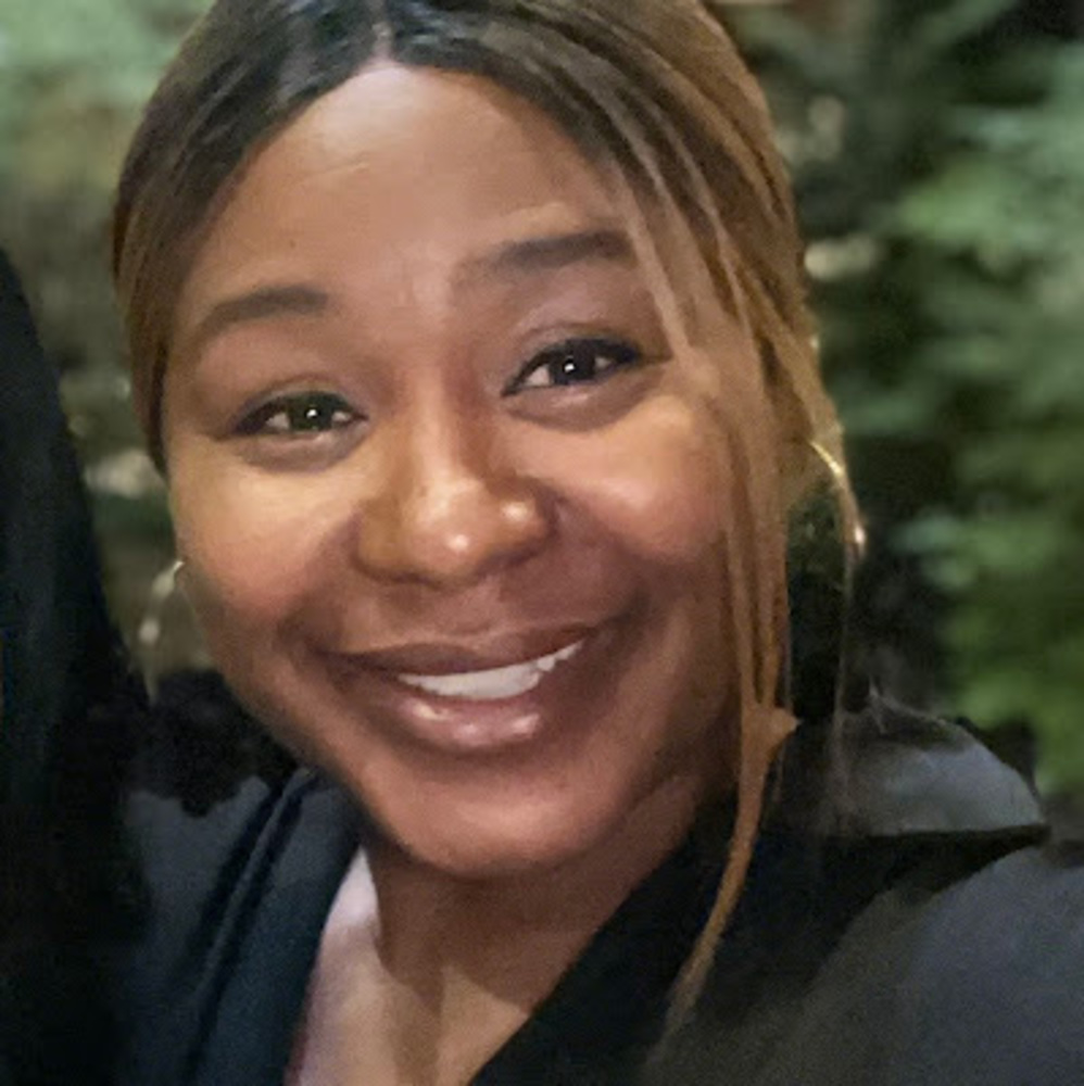 Meet your Posher, Ebony